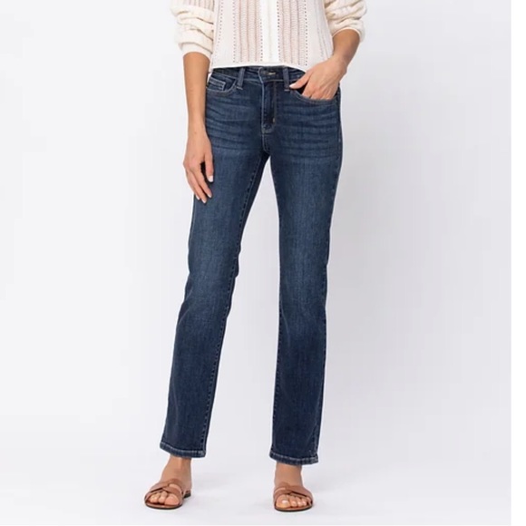 Judy Blue Denim - New without tags Judy Blue Straight Fit Dark Wash Jeans - size 15/32 | 82164DK